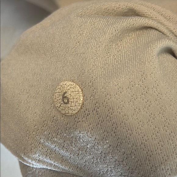 Lululemon Distance Pullover White/Gray Jacket Size 6 Thumbholes and back pocket - Picture 6 of 7